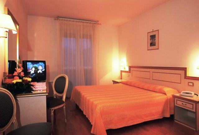 Hotel Park Venezia Stra Esterno foto